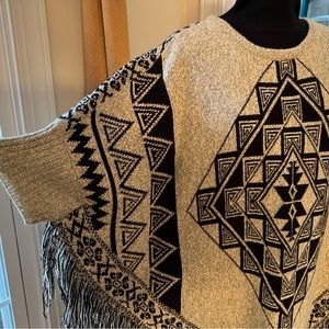 Bobeau – Fringe Poncho, Black and Tan Long - 3/4 Sleeve Crewneck Sweater